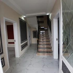In nan 300.0 m² house with 6.0 rooms is for sale - Image 2