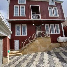 In nan 300.0 m² house with 6.0 rooms is for sale - Image 3