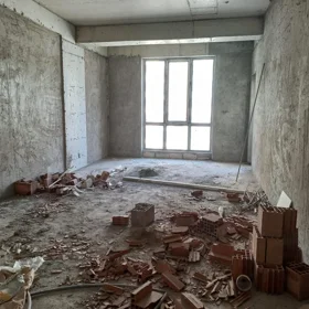 In Baku 131.0 m² apartment is for sale - Image 2