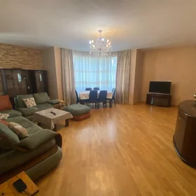 In Baku 150.0 m² apartment is for rent - Image 4