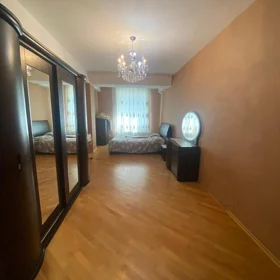 In Baku 150.0 m² apartment is for rent - Image 10