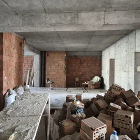 In Baku 192.0 m² apartment is for sale - Image 8