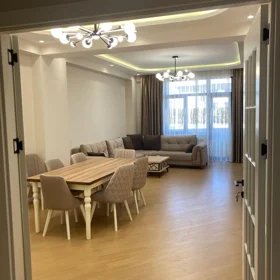 In Baku 142.0 m² apartment is for rent - Image 3