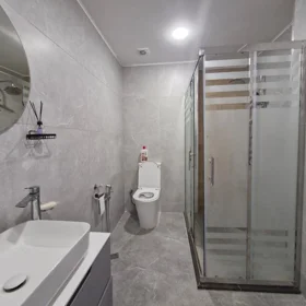 In Baku 110.0 m² apartment is for sale - Image 2