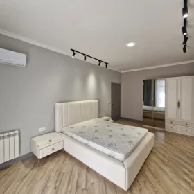 In Baku 110.0 m² apartment is for sale - Image 5