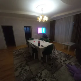 In Baku 130.0 m² house with 4.0 rooms is for sale - Image 4