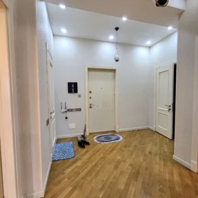 In Baku 90.0 m² apartment is for rent - Image 8
