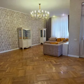 In Baku 137.0 m² apartment is for rent - Image 3