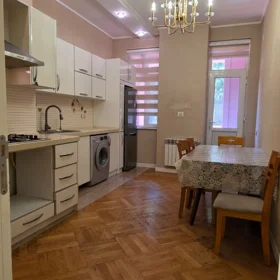 In Baku 137.0 m² apartment is for rent - Image 8
