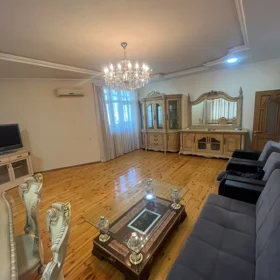 In Baku 130.0 m² apartment is for rent - Image 3