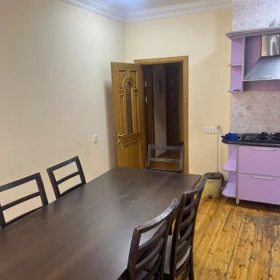 In Baku 130.0 m² apartment is for rent - Image 9