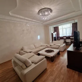 In Baku 82.0 m² apartment is for sale - Image 5