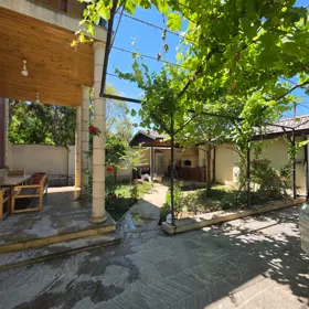 In nan 200.0 m² house with 5.0 rooms is for rent - Image 6