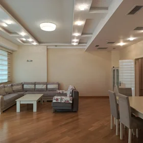 In Baku 165.0 m² apartment is for rent - Image 3