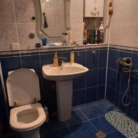 In Baku 61.0 m² apartment is for sale - Image 5