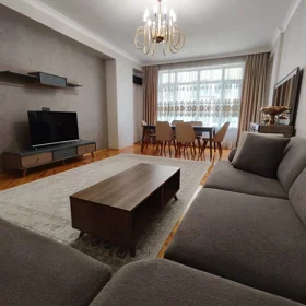 In Baku 140.0 m² apartment is for sale - Image 3