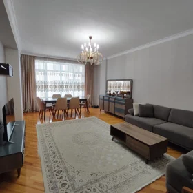 In Baku 140.0 m² apartment is for sale - Image 4