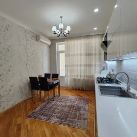 In Baku 140.0 m² apartment is for sale - Image 9