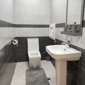 In Baku 140.0 m² apartment is for sale - Image 10