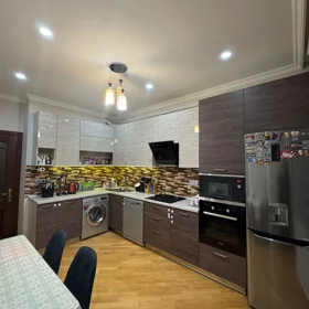 In Səbail rayonu 100.0 m² apartment is for sale - Image 4