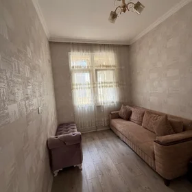 In Baku 70.0 m² apartment is for rent - Image 2
