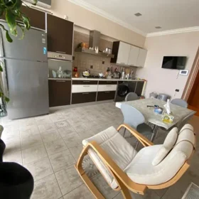 In Baku 140.0 m² apartment is for sale - Image 2