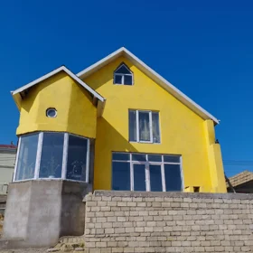 In nan 180.0 m² house with 4.0 rooms is for sale - Image 10