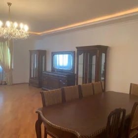 In Baku 145.0 m² apartment is for rent - Image 3