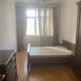 In Baku 145.0 m² apartment is for rent - Image 7