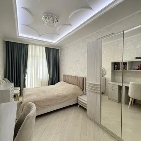 In Baku 108.0 m² apartment is for sale - Image 9