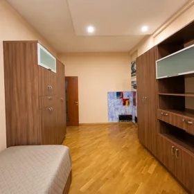 In Baku 145.0 m² apartment is for rent - Image 8