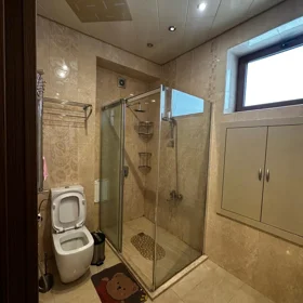 In Baku 138.0 m² apartment is for rent - Image 8