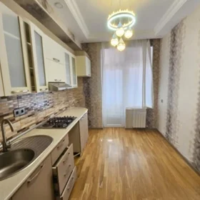 In Baku 100.0 m² apartment is for sale - Image 2