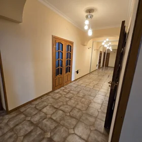 In Baku 125.0 m² apartment is for rent - Image 10