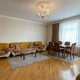In Baku 150.0 m² apartment is for rent - Image 3