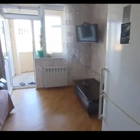 In Baku 70.0 m² apartment is for rent - Image 3