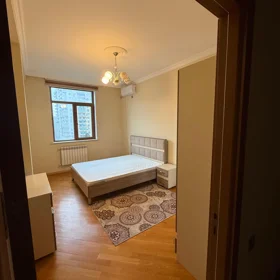 In Baku 130.0 m² apartment is for rent - Image 4