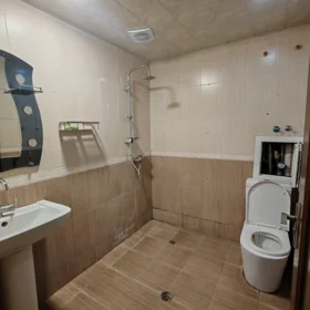 In Baku 90.0 m² apartment is for rent - Image 4