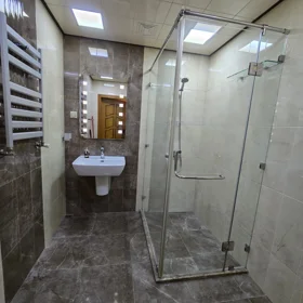 In Baku 125.0 m² apartment is for rent - Image 2