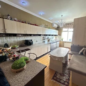 In Baku 115.0 m² apartment is for sale - Image 2