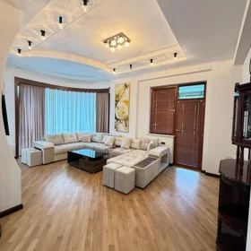 In Baku 135.0 m² apartment is for rent - Image 3
