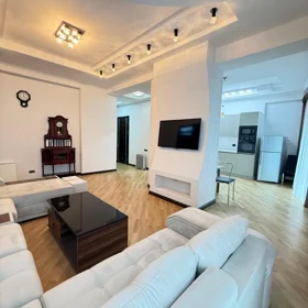 In Baku 135.0 m² apartment is for rent - Image 4