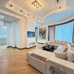 In Baku 135.0 m² apartment is for rent - Image 5