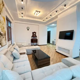 In Baku 135.0 m² apartment is for rent - Image 6