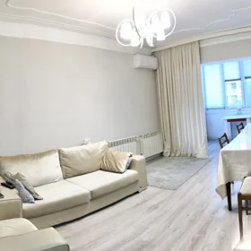 In Baku 70.0 m² apartment is for sale - Image 2