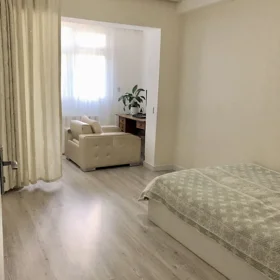 In Baku 70.0 m² apartment is for sale - Image 4
