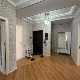 In Baku 130.0 m² apartment is for sale - Image 6