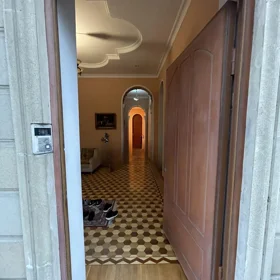 In Baku 1100.0 m² house with 20.0 rooms is for sale - Image 5