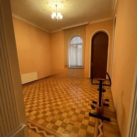 In Baku 1100.0 m² house with 20.0 rooms is for sale - Image 8