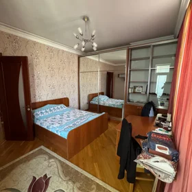 In Baku 140.0 m² apartment is for sale - Image 3